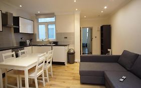 Evergreen Apartments- Flat 2